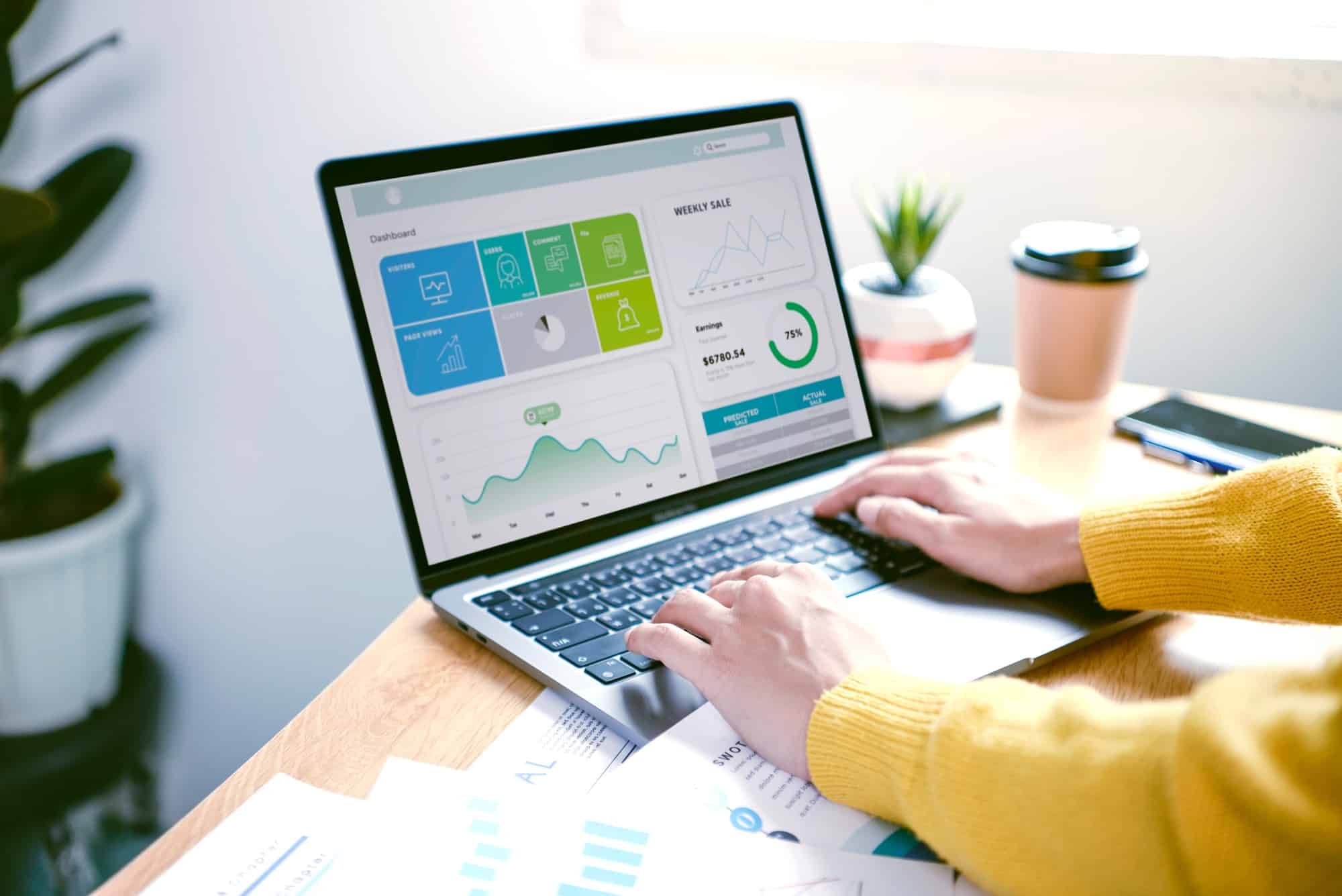 Businesspeople working in finance and accounting Analyze financial graph budget